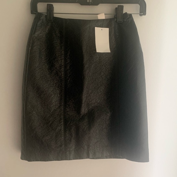 H&M Textured Patent Leather High Waist Mini Skirt 1 Size 2 - NWT! - Picture 2 of 4